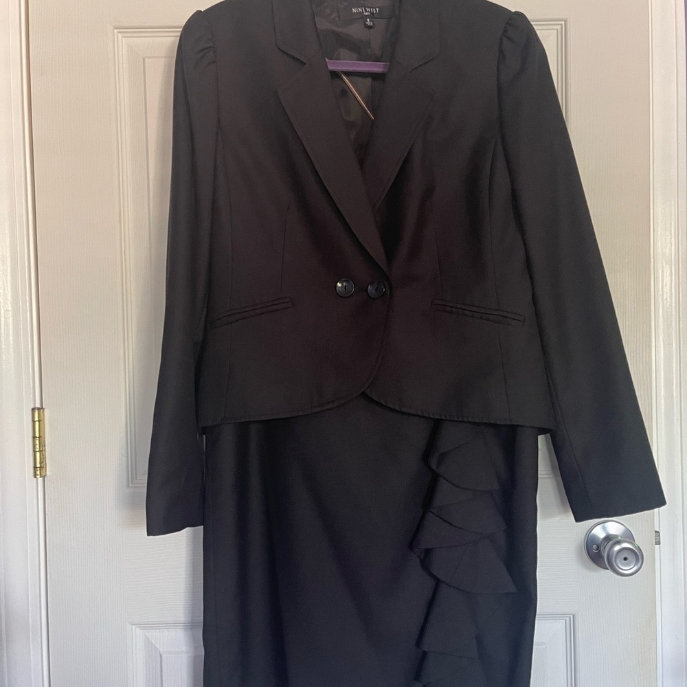 Nine West woman classic 2 piece suit black blazer and skirt S8